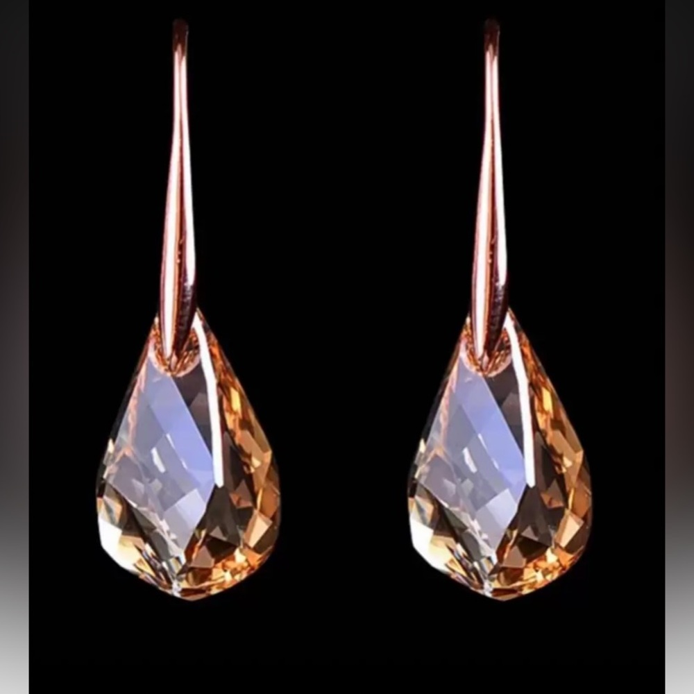 Elegant Gold Drop Earrings